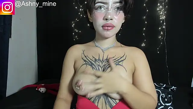 Ashnikko    online show from 06-12-26, 12:47