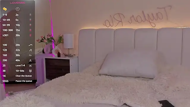 Snapshot of teylor_rio chatting on 04-15-26, 03:23 teylor rio online show from 04-15-26, 03:23