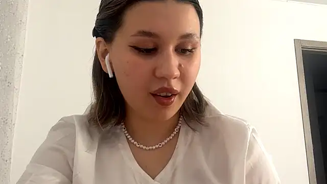 CharmyForYou online show from 04-11-26, 05:49