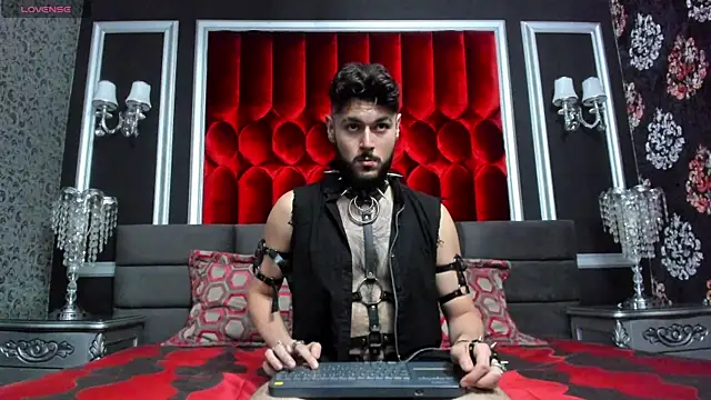 RavenKnight  online show from 04-18-26, 05:43