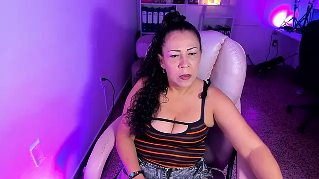 KattySoler online show from 04-15-26, 01:37