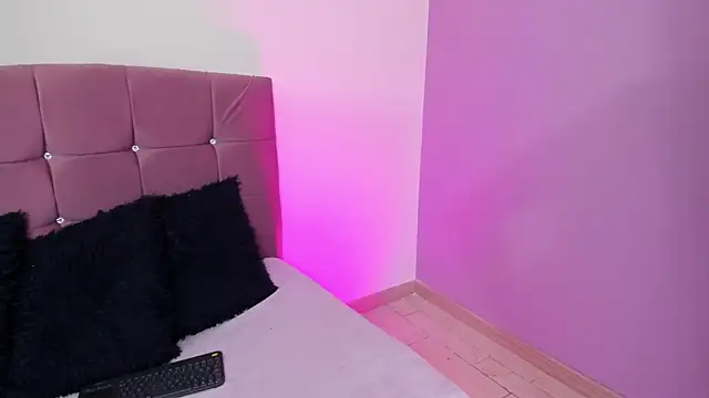 Flor pink online show from 04-24-26, 03:41