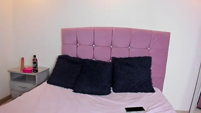 Flor pink online show from 04-22-26, 04:08