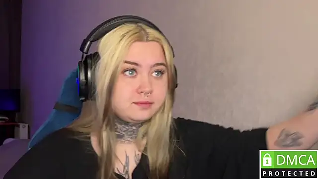 CuteUna online show from 04-16-26, 02:07