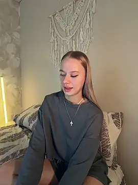 leyaaftermidnight online show from 04-14-26, 09:14