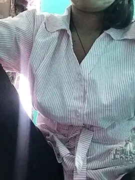 Liviya  225   online show from 04-13-26, 11:47