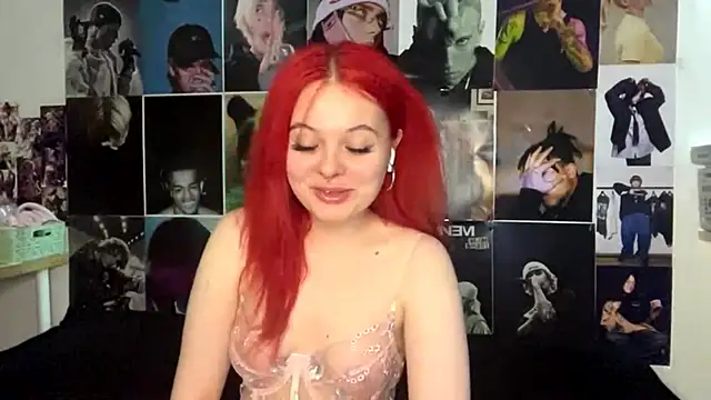 Snapshot of LaineRivett chatting on 04-11-26, 12:20 LaineRivett online show from 04-11-26, 12:20