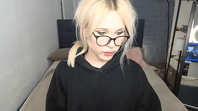 kristydollx online show from 04-13-26, 01:59