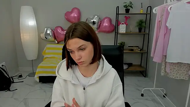 Rita Menos online show from 04-13-26, 01:37