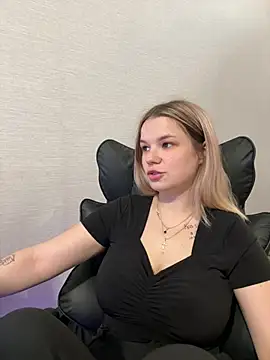 Snapshot of KimEvanss chatting on 06-26-26, 05:24 KimEvanss online show from 06-26-26, 05:24