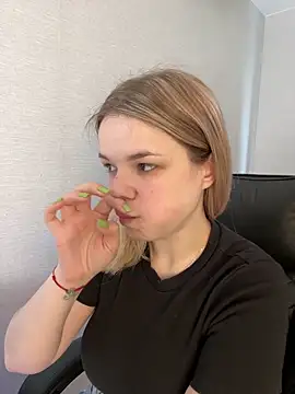 Snapshot of KimEvanss chatting on 06-20-26, 05:12 KimEvanss online show from 06-20-26, 05:12