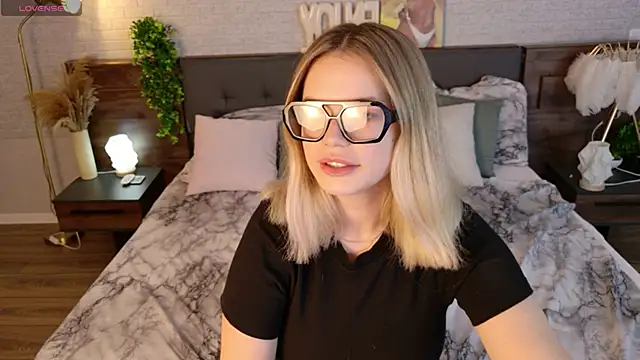 KimEvanss online show from 05-22-26, 05:38