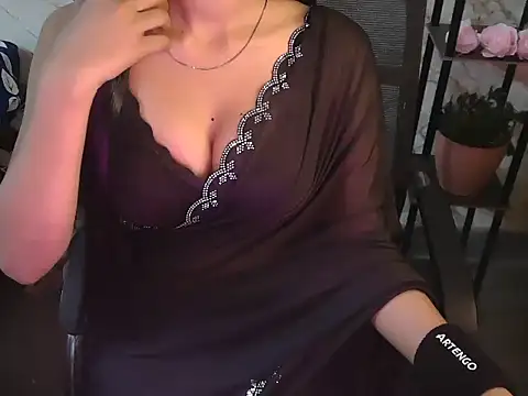shreya    online show from 04-17-26, 06:16