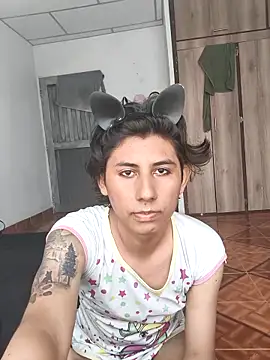 Snapshot of Ericahot3 chatting on 04-16-26, 06:08 Ericahot3 online show from 04-16-26, 06:08