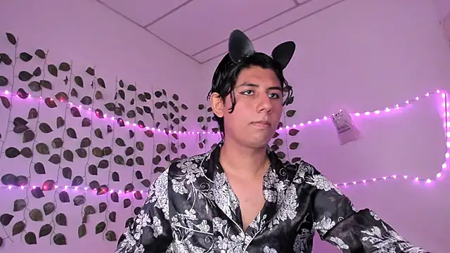 Snapshot of Ericahot3 chatting on 04-11-26, 03:49 Ericahot3 online show from 04-11-26, 03:49