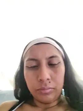 Snapshot of MELIZ_QUEEN chatting on 05-31-26, 03:18 MELIZ QUEEN online show from 05-31-26, 03:18