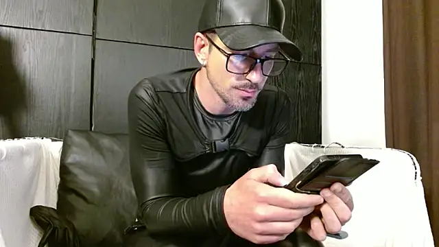 Snapshot of The_Rico_Ryder chatting on 04-16-26, 05:47 The Rico Ryder online show from 04-16-26, 05:47