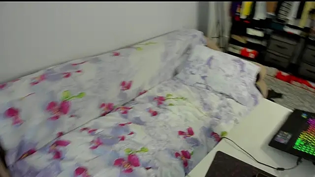SurfSexCouple1 online show from 05-06-26, 11:47