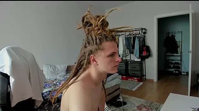 Snapshot of SurfSexCouple1 chatting on 04-13-26, 01:04 SurfSexCouple1 online show from 04-13-26, 01:04