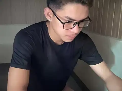 yourhotasian jhonpol16 online show from 06-18-26, 11:54