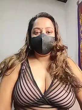 Suger Lips 99 online show from 06-17-26, 07:02
