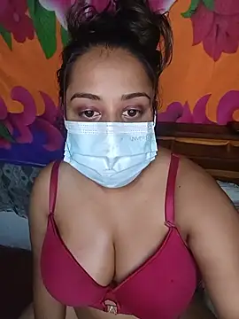 Suger Lips 99 online show from 05-17-26, 06:52