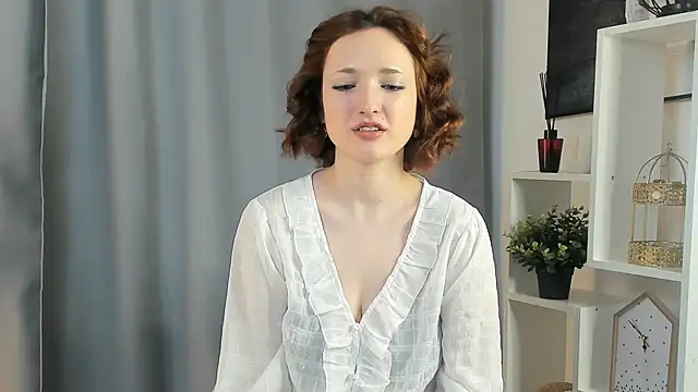 EvieEacho online show from 04-12-26, 12:19