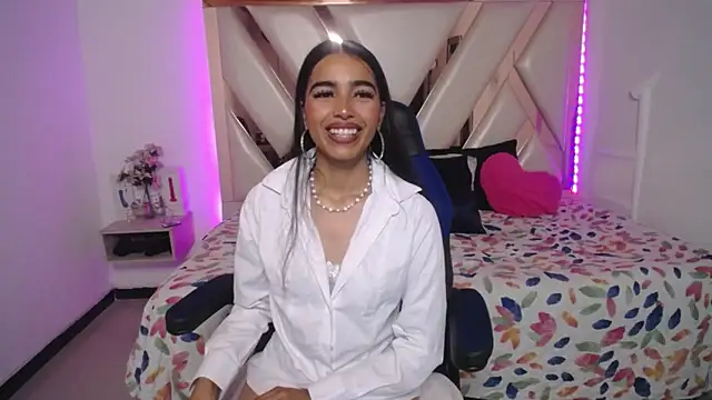 Miaa ferrari1 online show from 04-25-26, 11:57