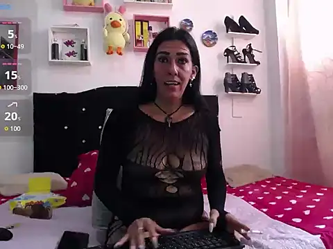 Snapshot of La-gata- chatting on 04-12-26, 06:22 La-gata- online show from 04-12-26, 06:22