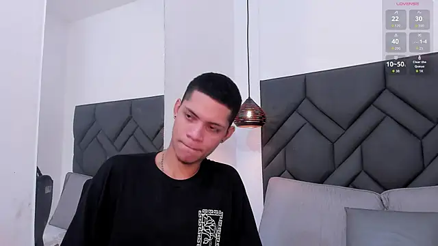 Snapshot of Axel_marcus chatting on 04-11-26, 10:35 Axel marcus online show from 04-11-26, 10:35