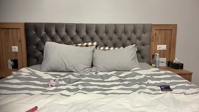 Snapshot of call_me_sweety chatting on 04-15-26, 06:34 call me sweety online show from 04-15-26, 06:34