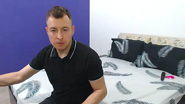 ExoticcXCouple online show from 04-18-26, 05:21