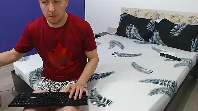 ExoticcXCouple online show from 04-19-26, 05:08