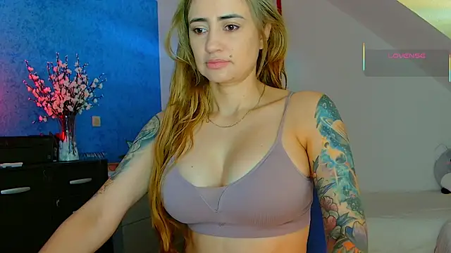 Snapshot of pennyyy_ chatting on 05-19-26, 10:55 pennyyy online show from 05-19-26, 10:55