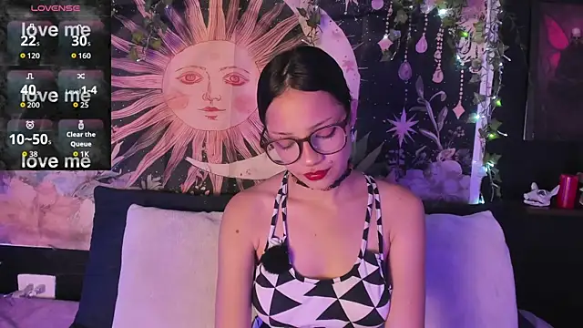 Snapshot of LaxiViolet chatting on 08-01-26, 09:24 LaxiViolet online show from 08-01-26, 09:24