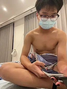 Snapshot of Yalotutu chatting on 07-18-26, 06:27 Yalotutu online show from 07-18-26, 06:27