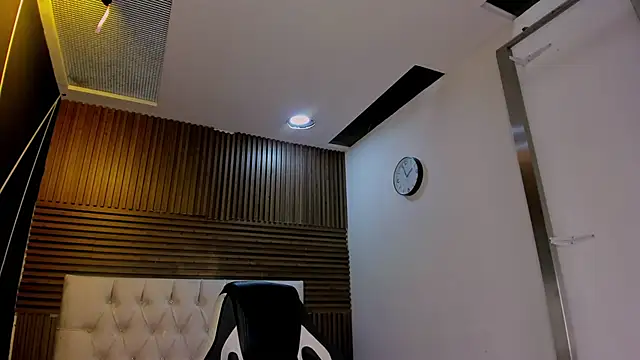 Snapshot of IrisFyre chatting on 05-31-26, 12:55 IrisFyre online show from 05-31-26, 12:55