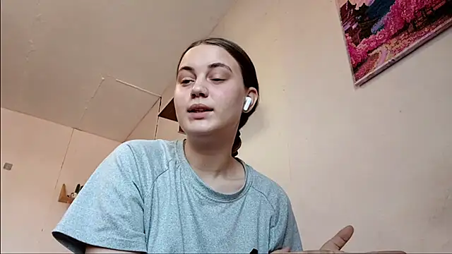 RoxanneStuard online show from 04-18-26, 09:00
