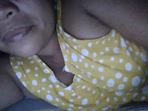 PinayAnne online show from 05-04-26, 12:19