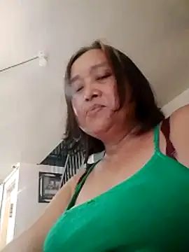 jeanyummytits online show from 06-12-26, 11:24