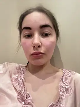 Doris2222 online show from 04-12-26, 07:17