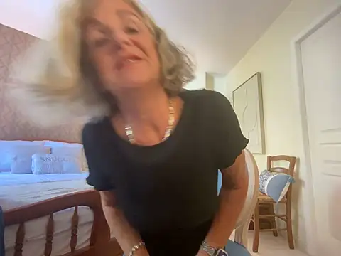 Snapshot of NaughtyMonicaUK chatting on 04-17-26, 03:59 NaughtyMonicaUK online show from 04-17-26, 03:59