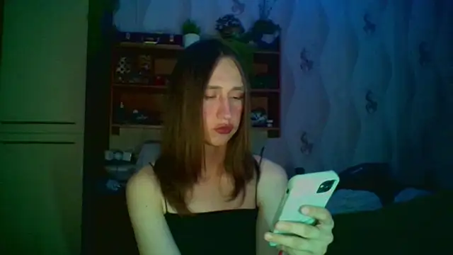 yullinka online show from 04-12-26, 11:30