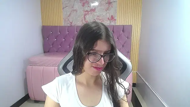 Kailee ch online show from 04-15-26, 01:15