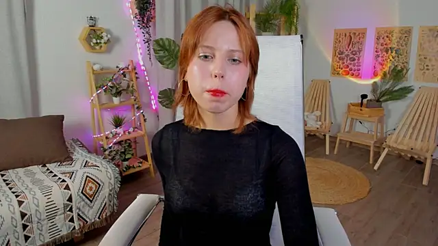 Snapshot of VivienneHebert chatting on 05-30-26, 07:15 VivienneHebert online show from 05-30-26, 07:15