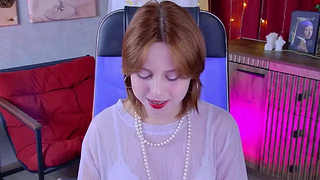 Snapshot of VivienneHebert chatting on 06-02-26, 12:27 VivienneHebert online show from 06-02-26, 12:27