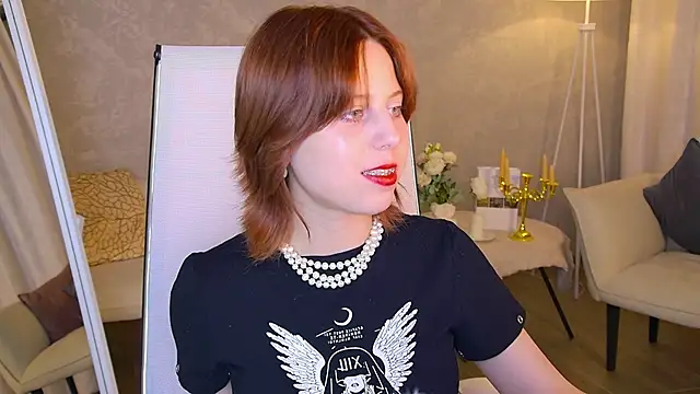 Snapshot of VivienneHebert chatting on 05-18-26, 10:14 VivienneHebert online show from 05-18-26, 10:14