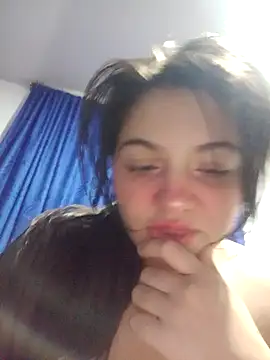 Snapshot of rosemilkbobs chatting on 04-13-26, 04:44 rosemilkbobs online show from 04-13-26, 04:44