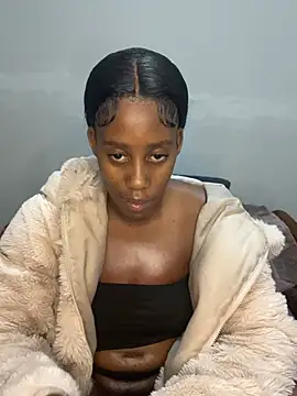 petite bee online show from 07-06-26, 02:18