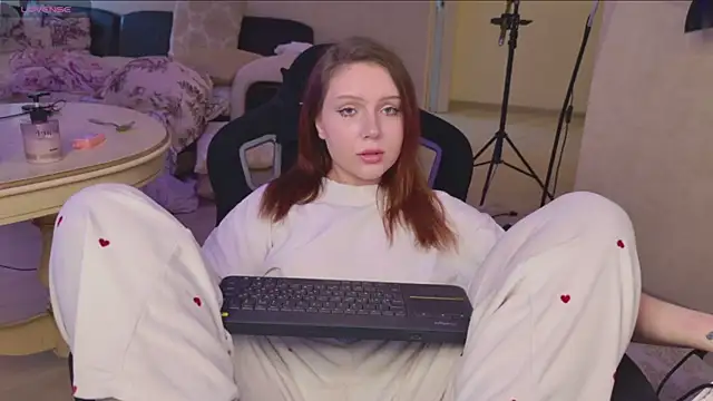 YouHoldMee online show from 05-10-26, 05:44